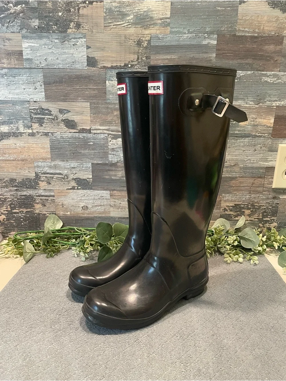 Hunter Original Tall Gloss Rain Boots Size 8 Women's